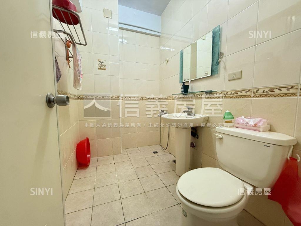 近捷運中清路雙陽台大透店房屋室內格局與周邊環境