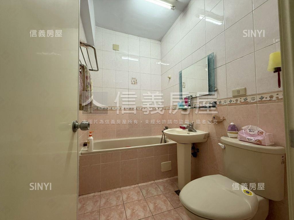 近捷運中清路雙陽台大透店房屋室內格局與周邊環境