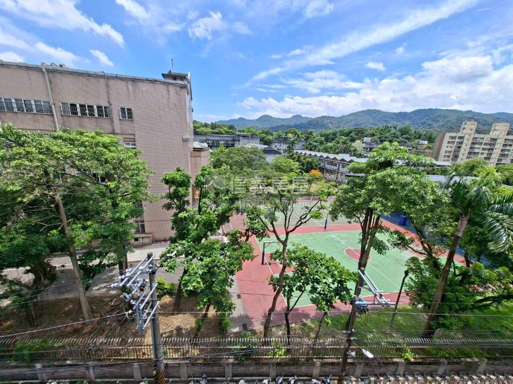 低總價採光面校園公寓房屋室內格局與周邊環境