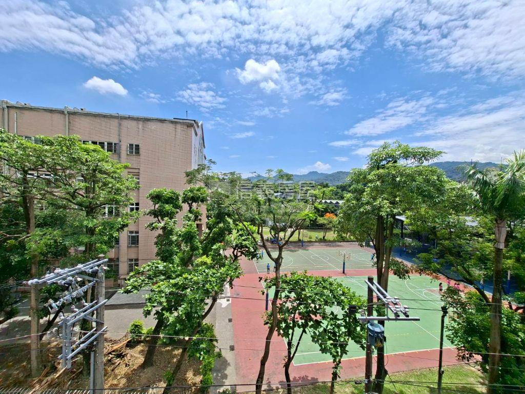 低總價採光面校園公寓房屋室內格局與周邊環境