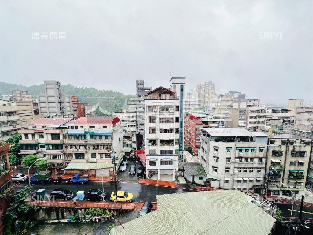 近捷運精選三房加車位房屋室內格局與周邊環境