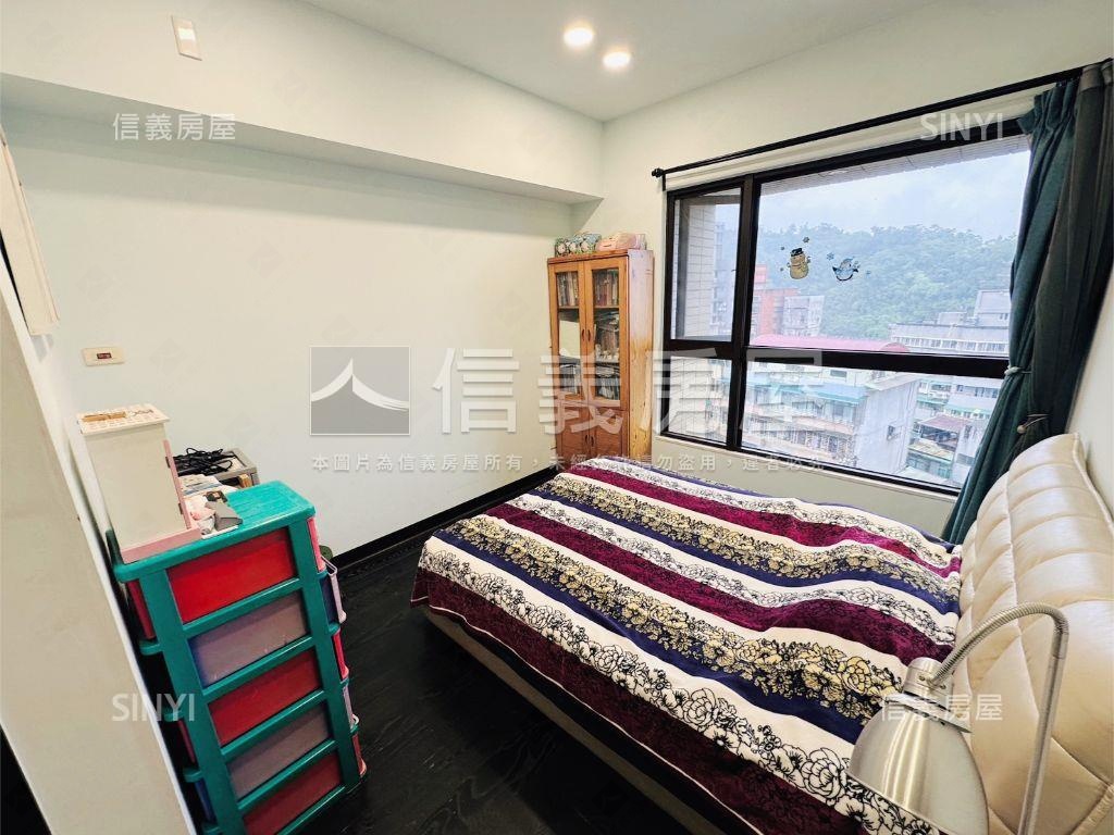 近捷運精選三房加車位房屋室內格局與周邊環境