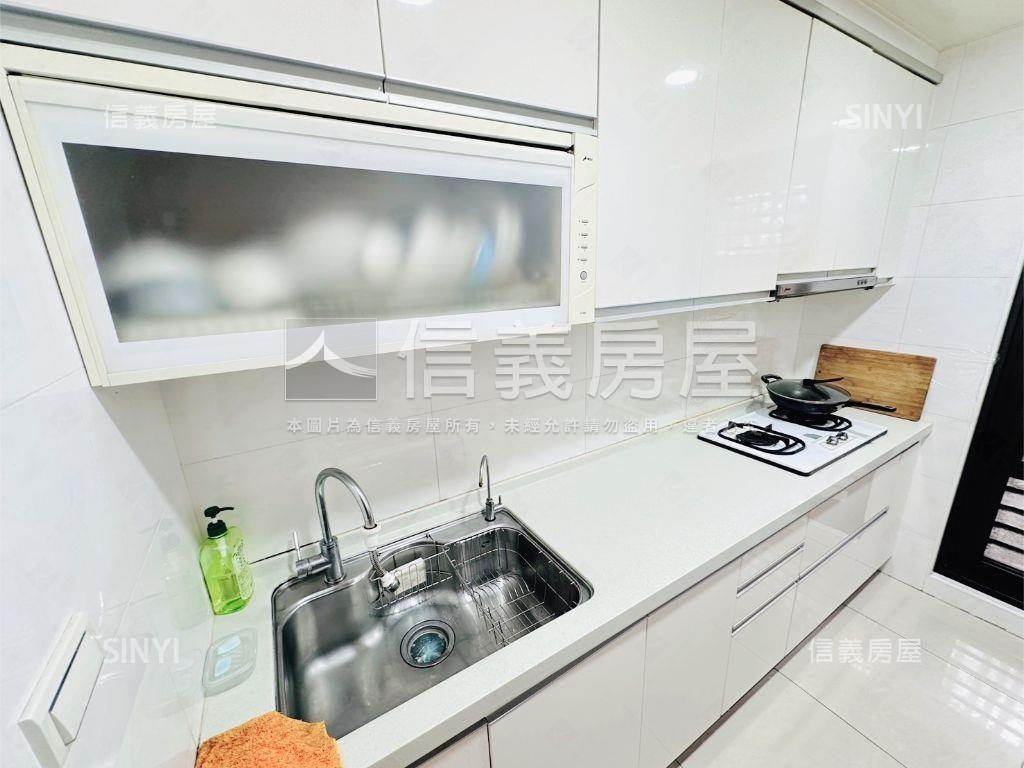 近捷運精選三房加車位房屋室內格局與周邊環境