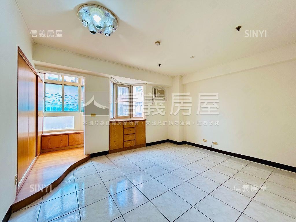 學區旁樓中樓四房車位房屋室內格局與周邊環境