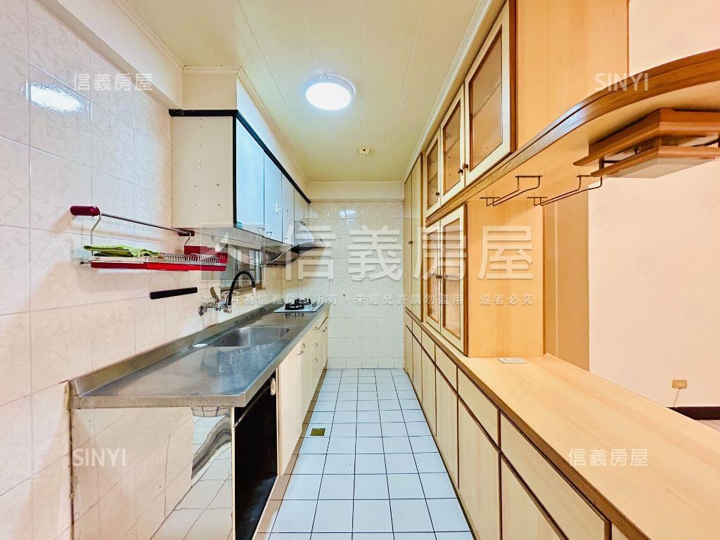 學區旁樓中樓四房車位房屋室內格局與周邊環境