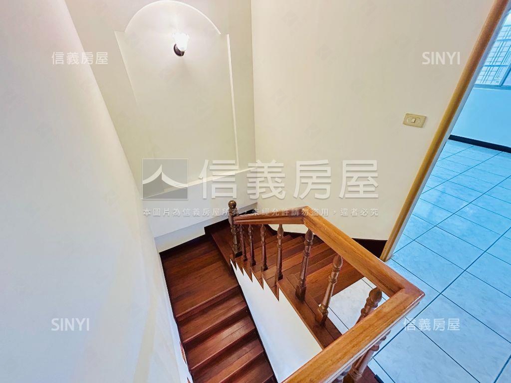 學區旁樓中樓四房車位房屋室內格局與周邊環境