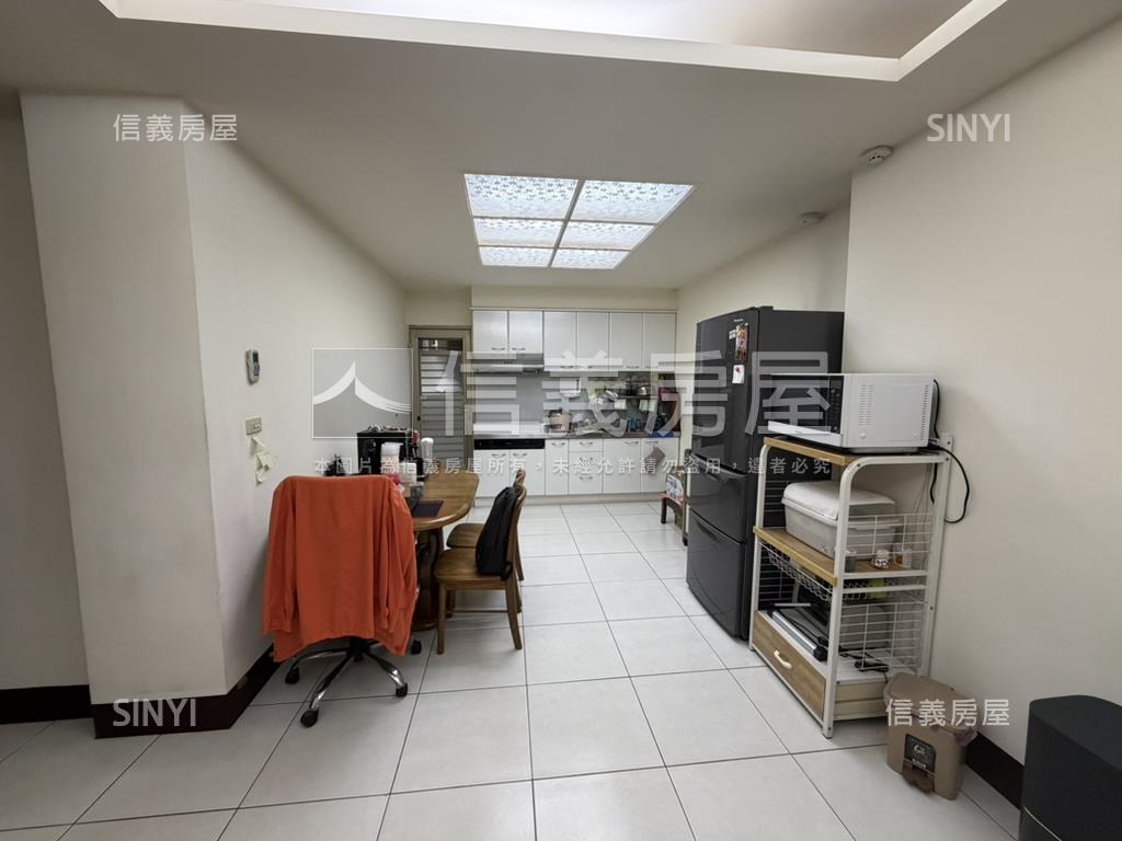 莒光頂加房屋室內格局與周邊環境