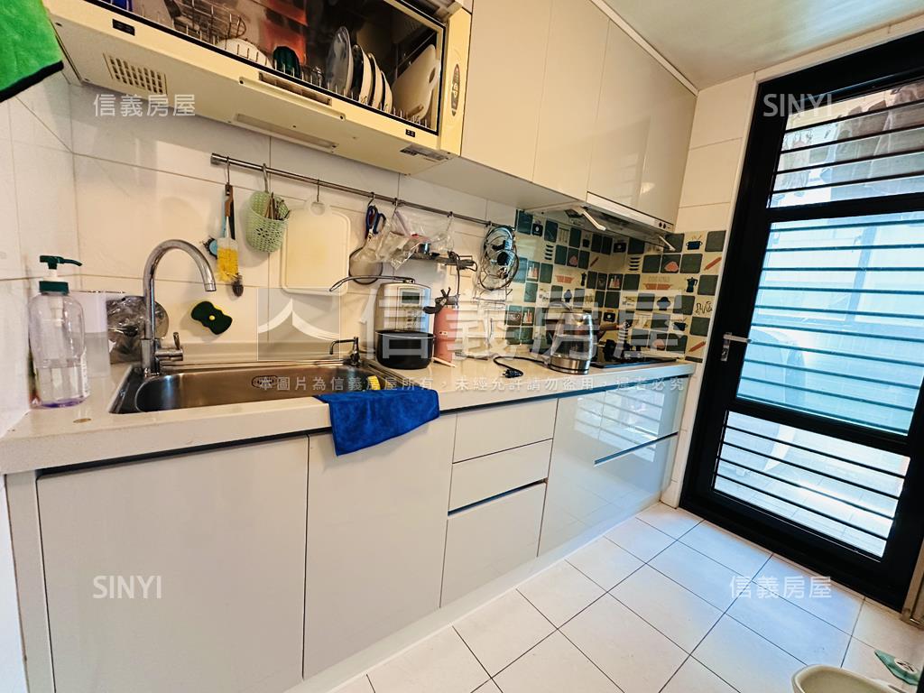 金澤兩房車位。稀有釋出房屋室內格局與周邊環境