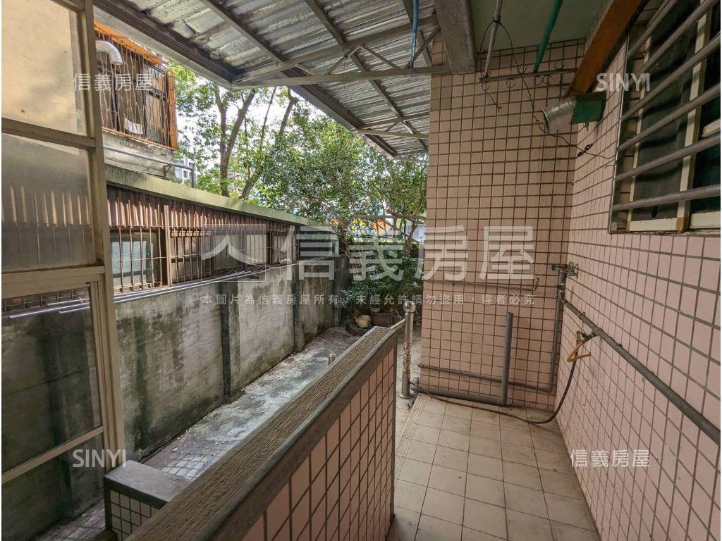 獨棟豪邸三層大戶新裝潢房屋室內格局與周邊環境