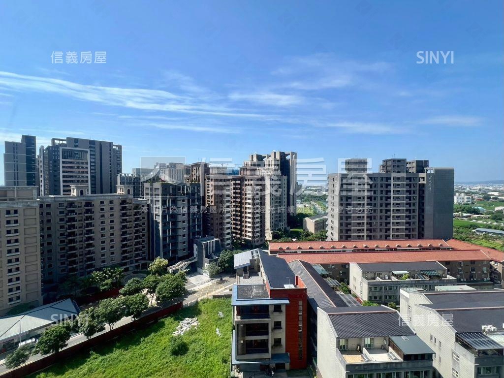 高鐵站次頂樓景觀三房車位房屋室內格局與周邊環境