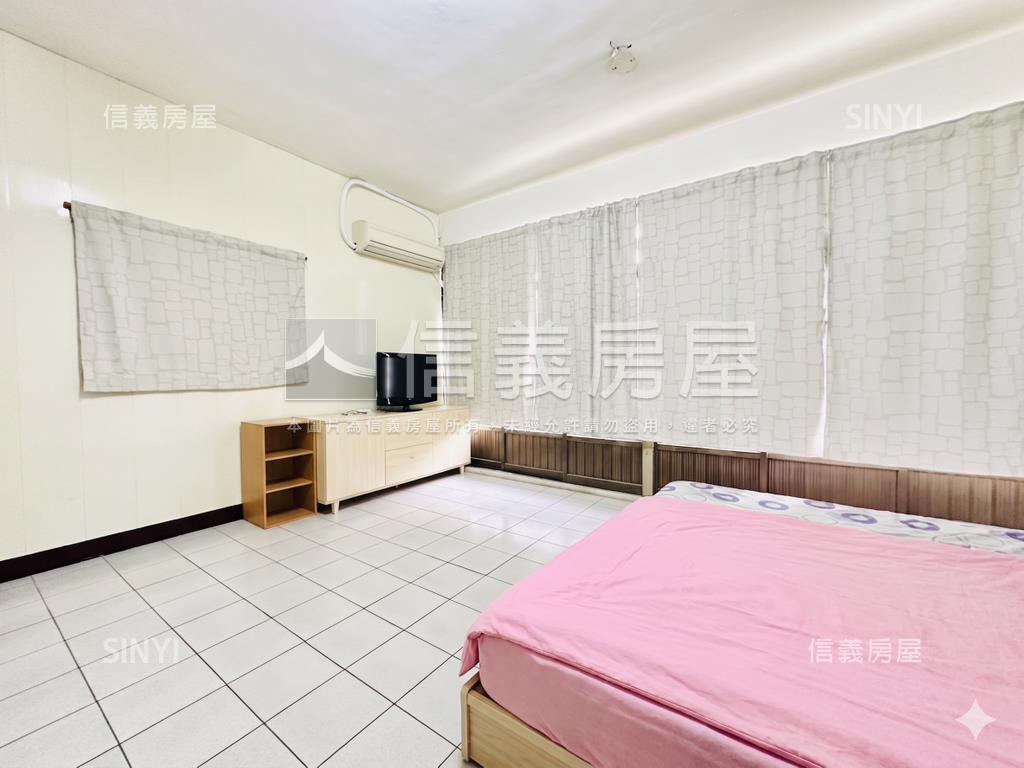 土地約３４坪獨棟臨路透天房屋室內格局與周邊環境