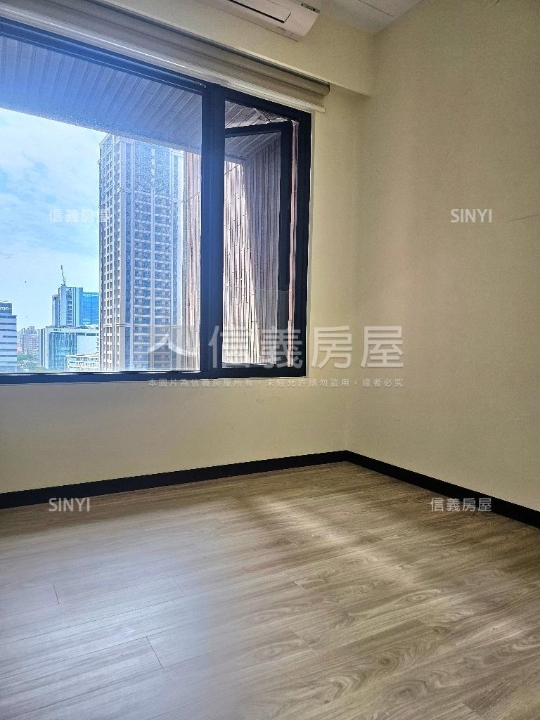 縣三之星國賓大悅Ｂ２車位房屋室內格局與周邊環境