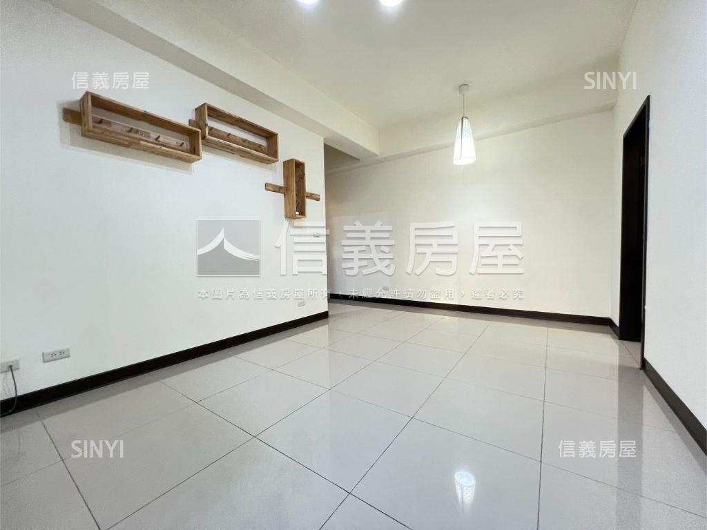 專任快樂國小前兩房車位房屋室內格局與周邊環境