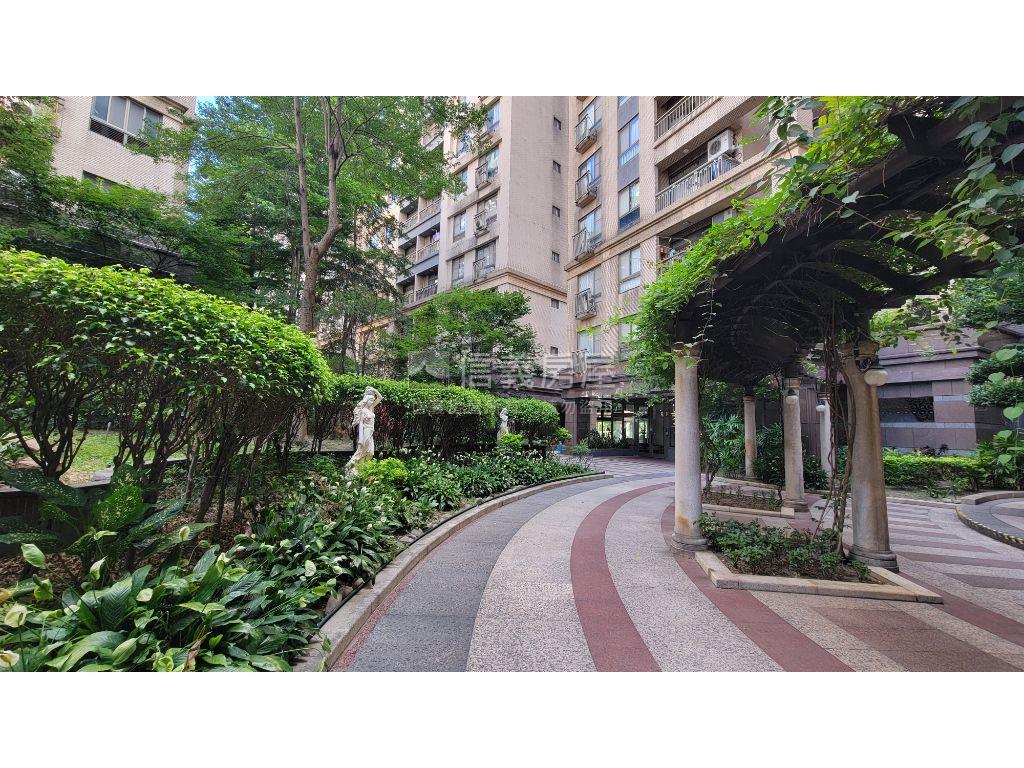 星河豪邸面河景大戶房屋室內格局與周邊環境