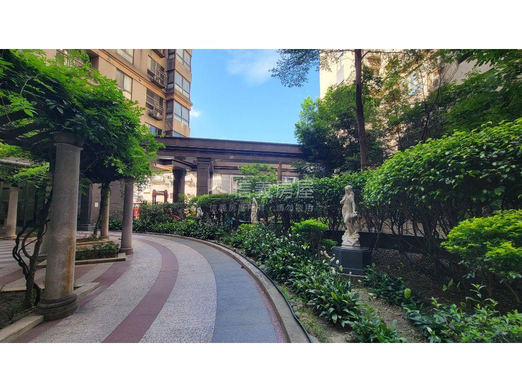 星河豪邸面河景大戶房屋室內格局與周邊環境