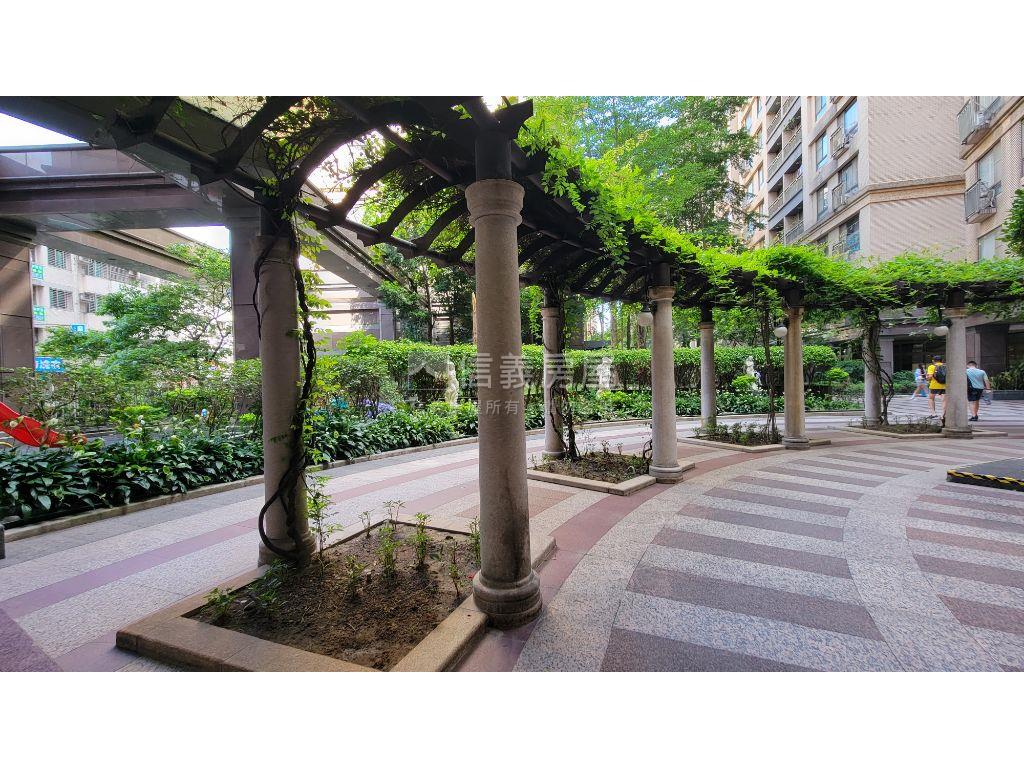 星河豪邸面河景大戶房屋室內格局與周邊環境