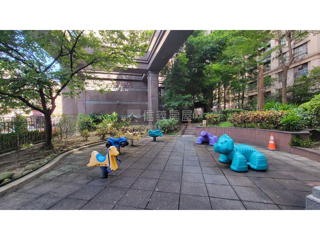 星河豪邸面河景大戶房屋室內格局與周邊環境