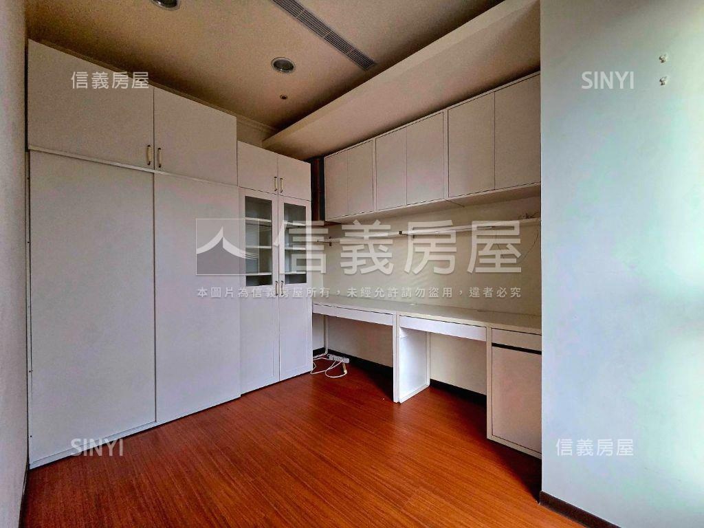 仁愛尚華朝南高樓豪邸房屋室內格局與周邊環境