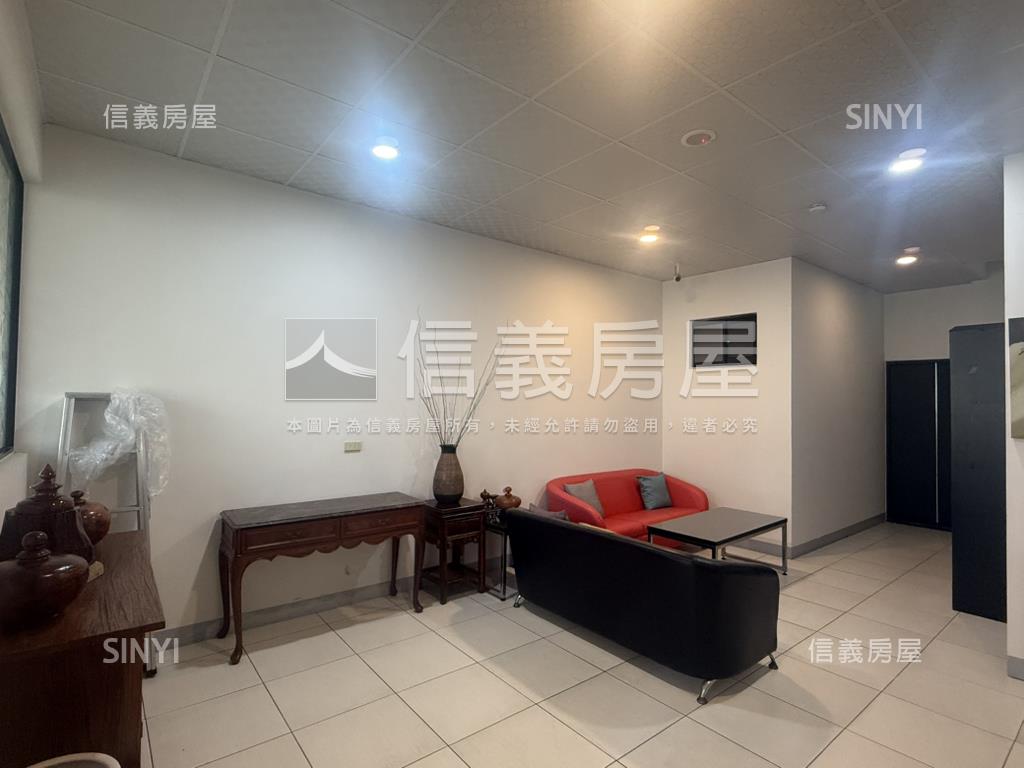 鄭仔寮近新光三越透天店宿房屋室內格局與周邊環境