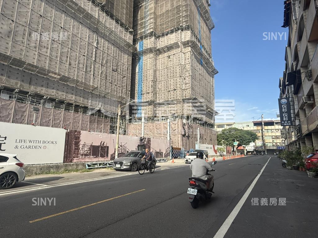 鄭仔寮近新光三越透天店宿房屋室內格局與周邊環境