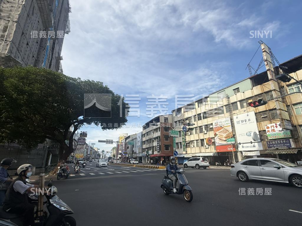 鄭仔寮近新光三越透天店宿房屋室內格局與周邊環境