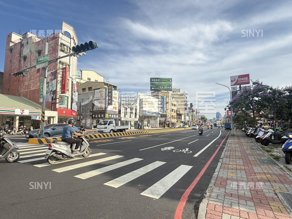 鄭仔寮近新光三越透天店宿房屋室內格局與周邊環境
