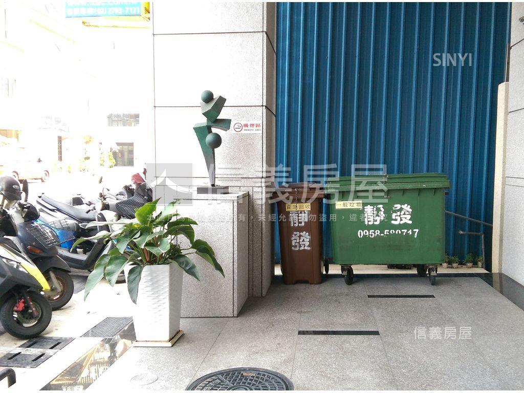 高鐵特區高樓層美兩房房屋室內格局與周邊環境