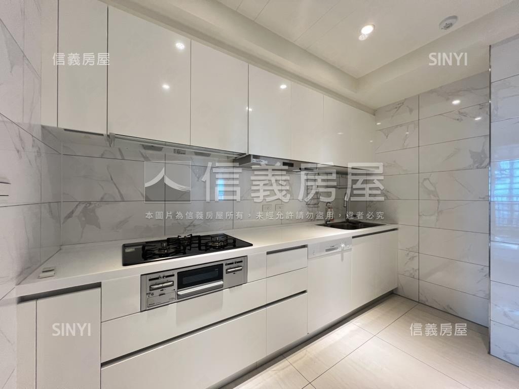 福容ＯＮＥ景觀３房雙車房屋室內格局與周邊環境