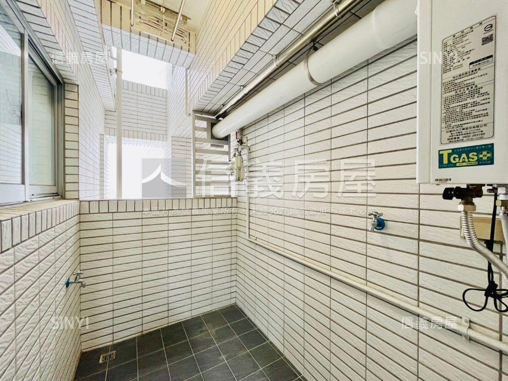 水舞川高樓邊間三房平車房屋室內格局與周邊環境