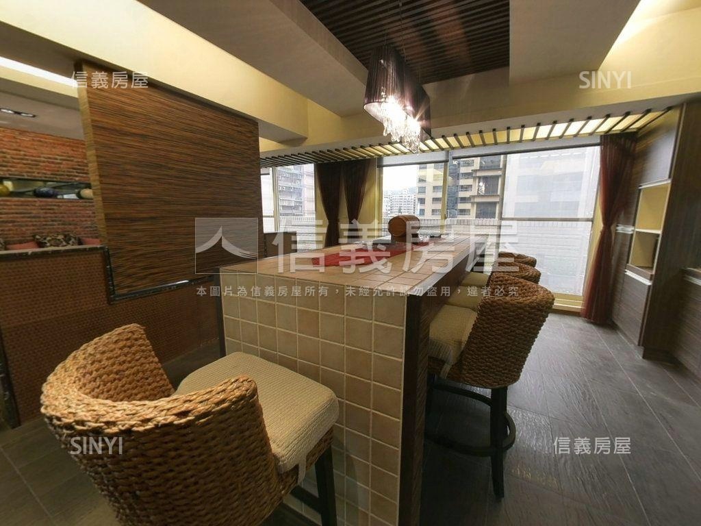 春日路大面寬電梯店面房屋室內格局與周邊環境