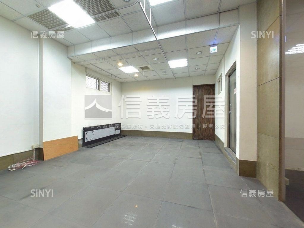春日路大面寬電梯店面房屋室內格局與周邊環境