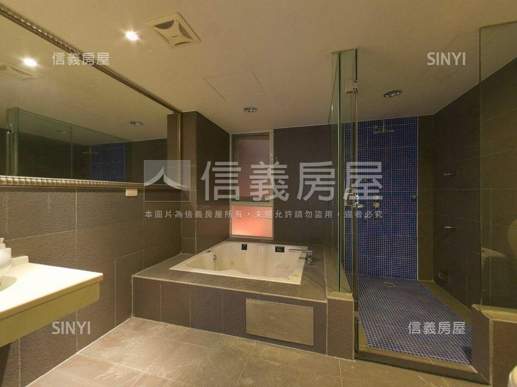 春日路大面寬電梯店面房屋室內格局與周邊環境