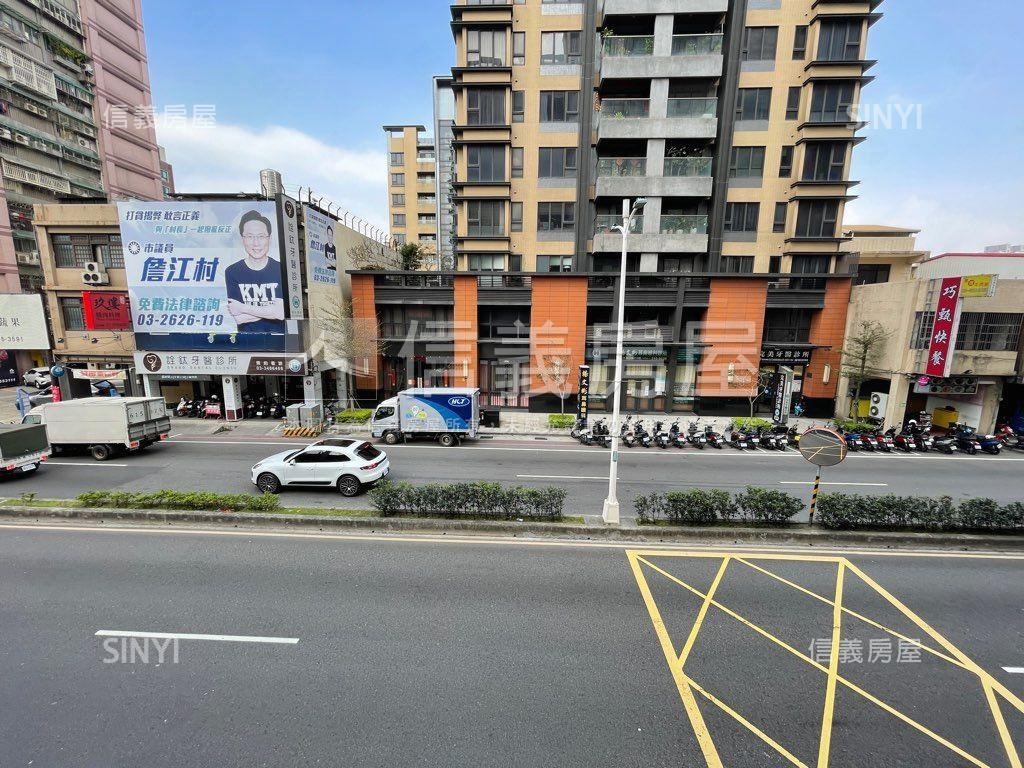 春日路大面寬電梯店面房屋室內格局與周邊環境