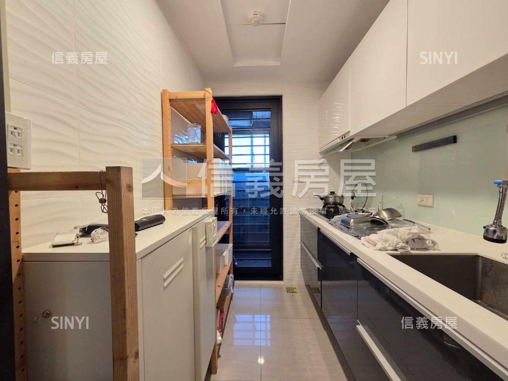 近家樂福三房高樓景觀戶房屋室內格局與周邊環境