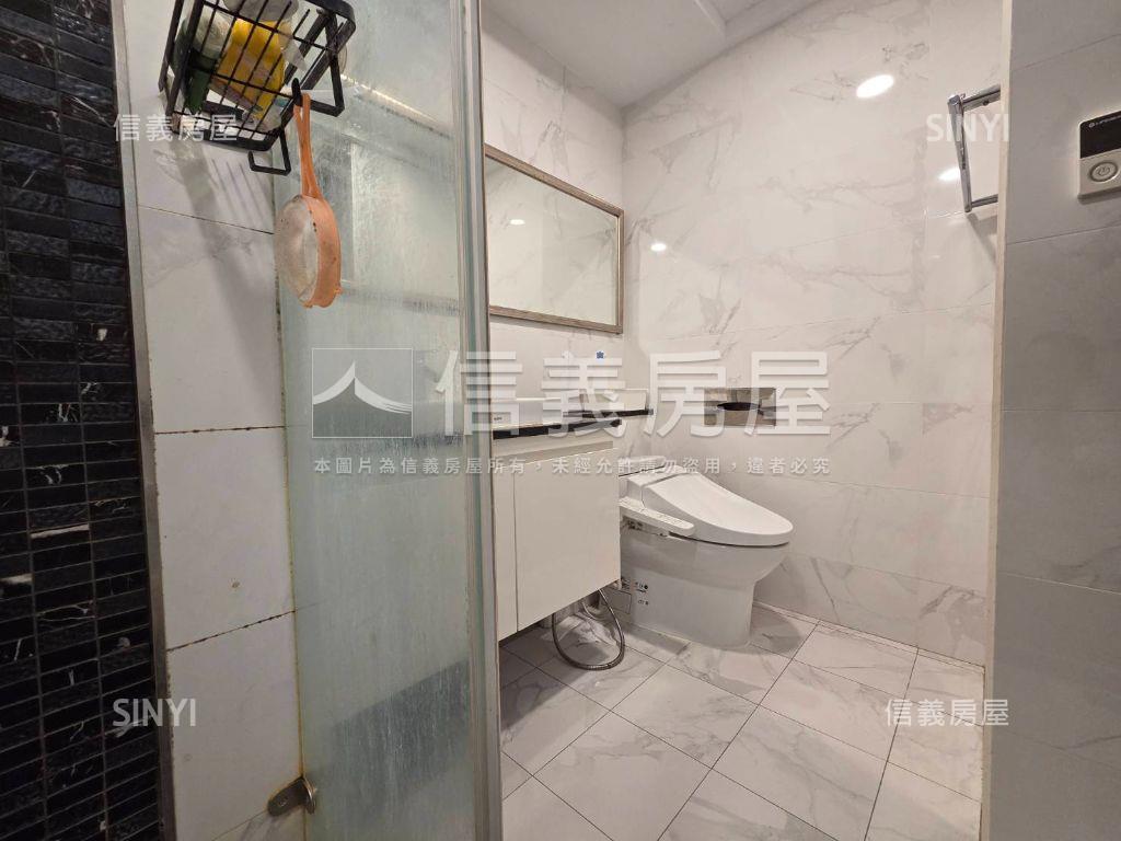 近家樂福三房高樓景觀戶房屋室內格局與周邊環境