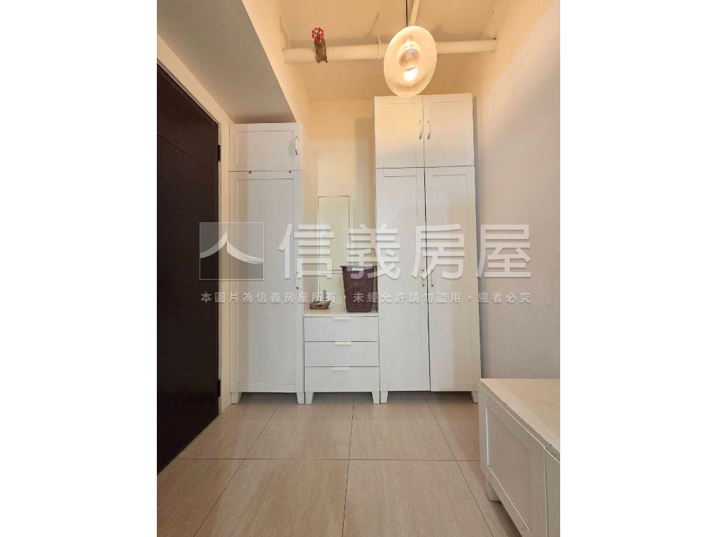 近家樂福三房高樓景觀戶房屋室內格局與周邊環境