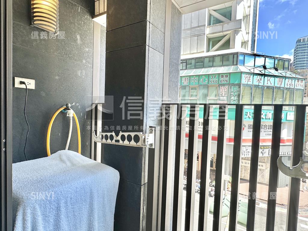 巨蛋✨聯上邊間兩房平車房屋室內格局與周邊環境