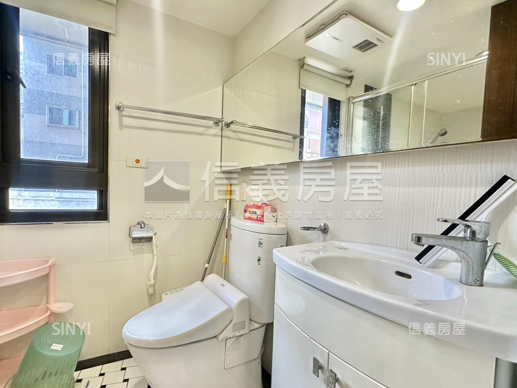 巨蛋✨聯上邊間兩房平車房屋室內格局與周邊環境