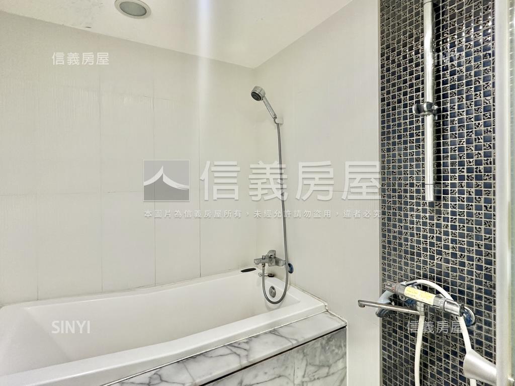 巨蛋✨聯上邊間兩房平車房屋室內格局與周邊環境