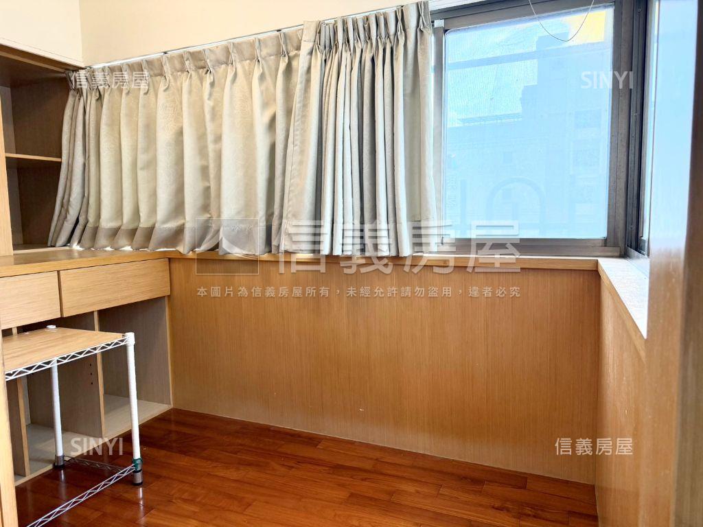 巨蛋高樓層景觀三房房屋室內格局與周邊環境