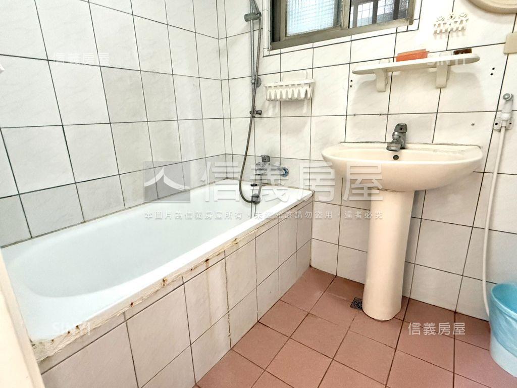 巨蛋高樓層景觀三房房屋室內格局與周邊環境