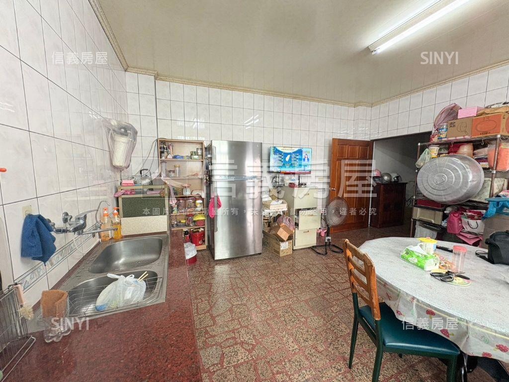 藝文。中埔一街金透店房屋室內格局與周邊環境