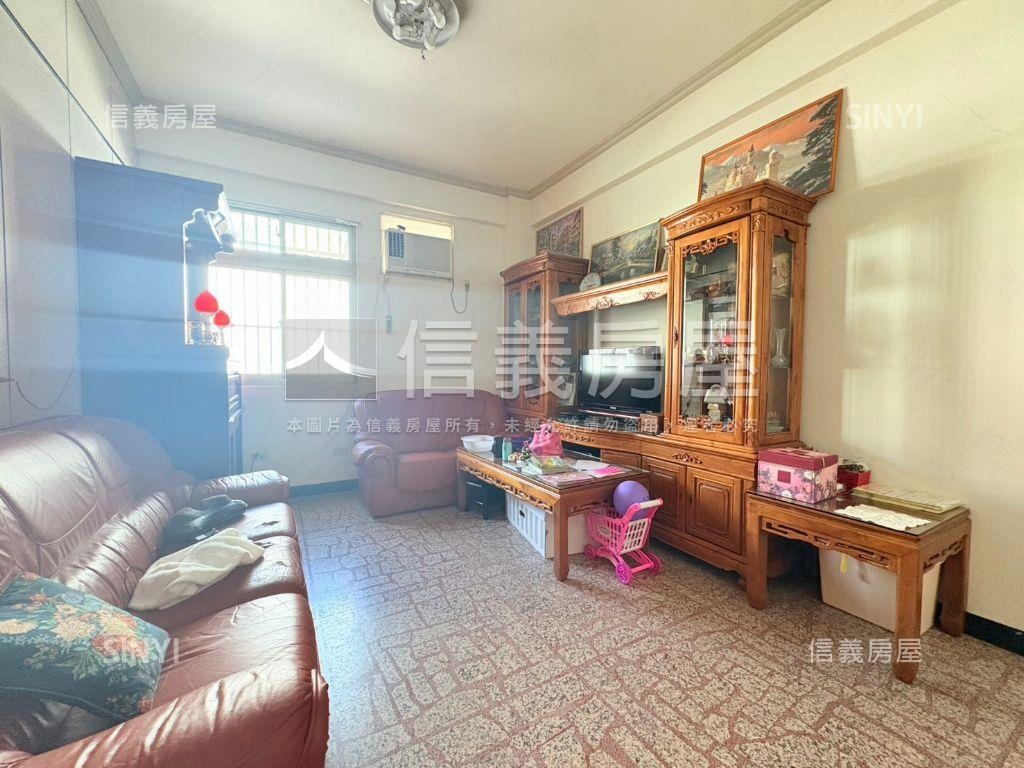 藝文。中埔一街金透店房屋室內格局與周邊環境