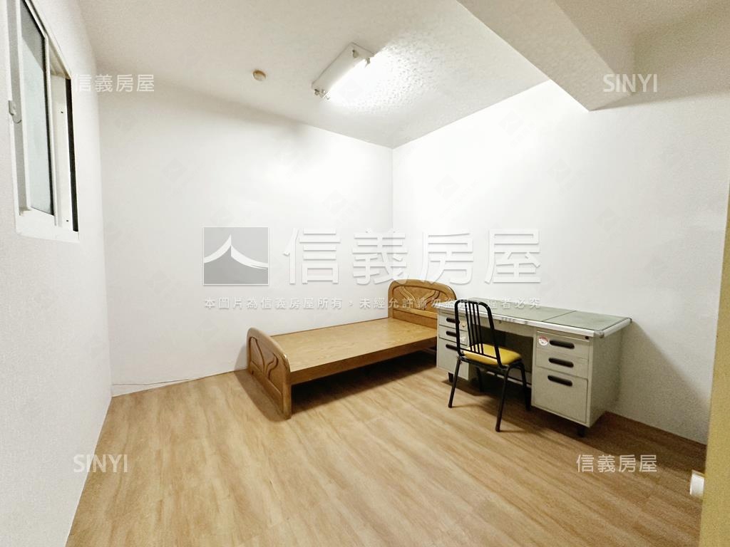 輕軌首排低總成家四房房屋室內格局與周邊環境