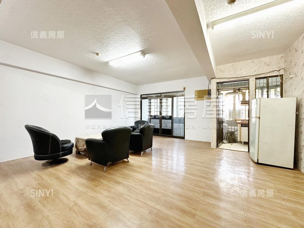 輕軌首排低總成家四房房屋室內格局與周邊環境