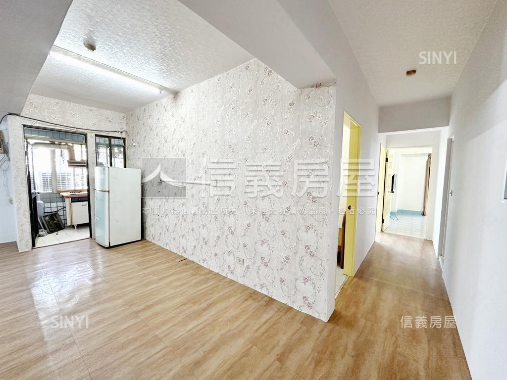 輕軌首排低總成家四房房屋室內格局與周邊環境