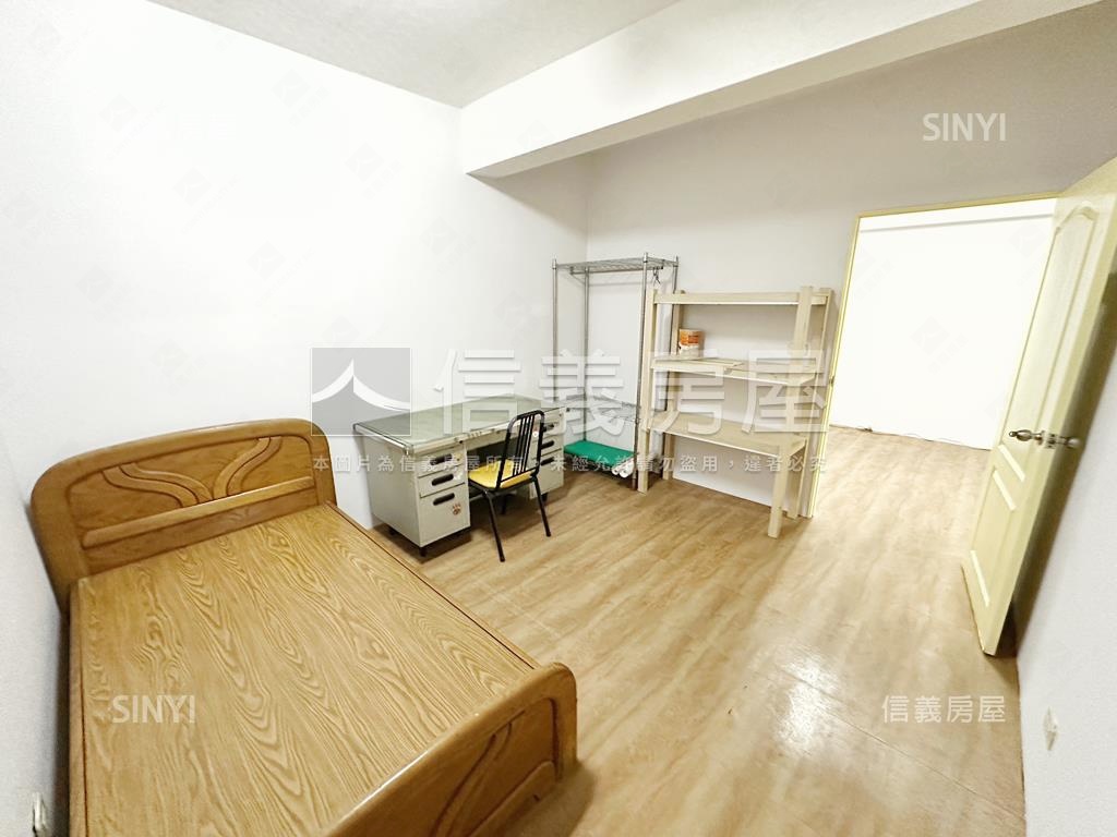 輕軌首排低總成家四房房屋室內格局與周邊環境