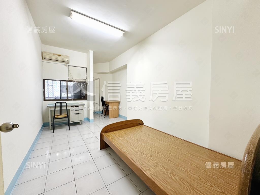 輕軌首排低總成家四房房屋室內格局與周邊環境