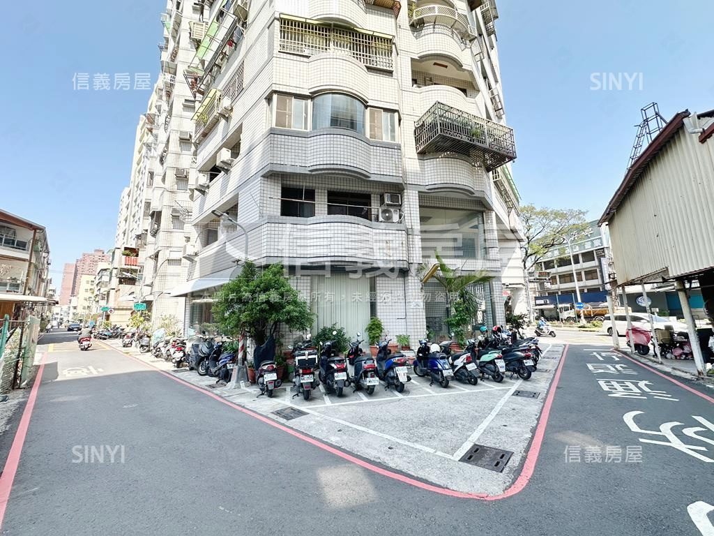 輕軌首排低總成家四房房屋室內格局與周邊環境