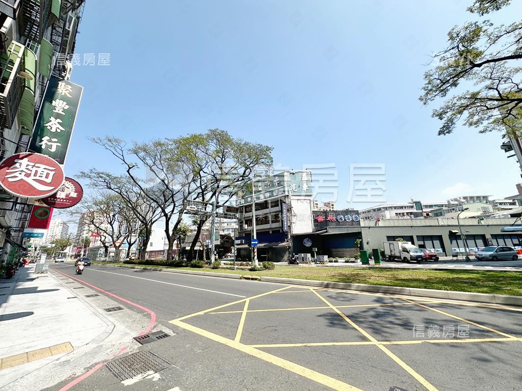 輕軌首排低總成家四房房屋室內格局與周邊環境